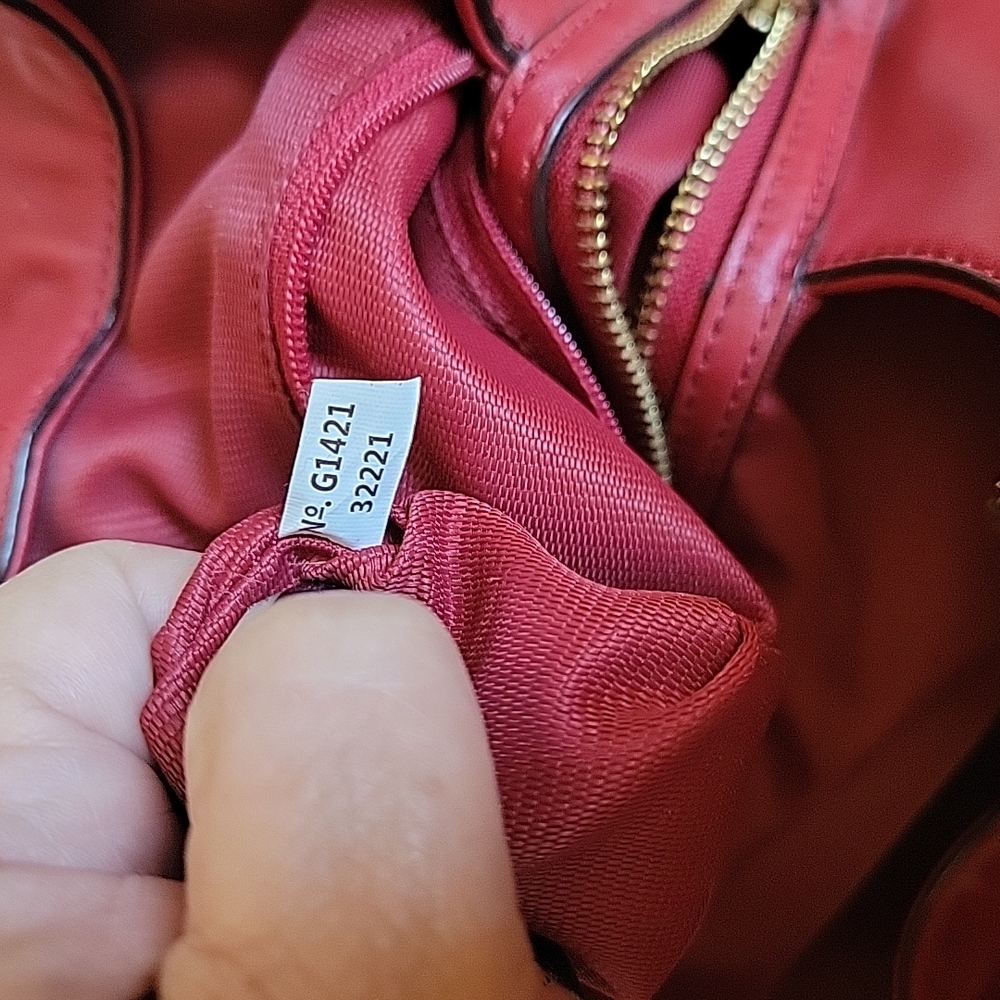 Coach Vibrant Red Leather Hobo Bag with Glossy Finish and Gold Hardwear - Picture 7 of 14